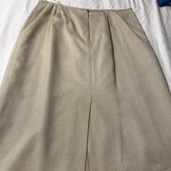Nice gold skirt size 14 - Picture 2 of 3